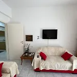 Local Apt Near City Lights 2
