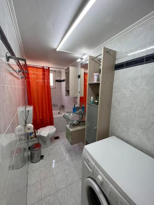 Local Apt Near Lights 2 Iraklio