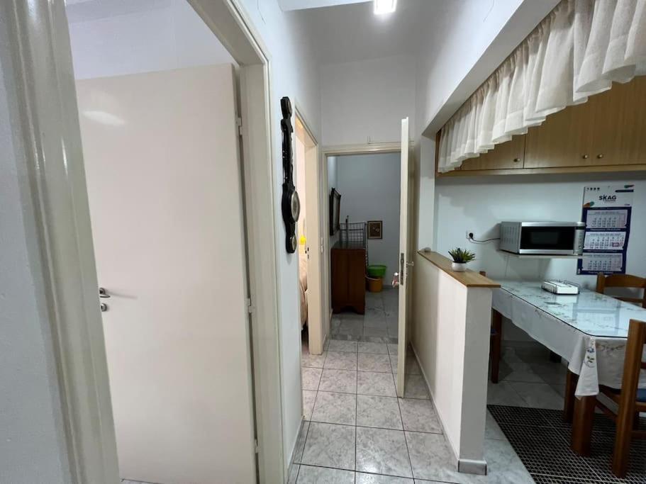 Local Apt Near Lights 2 Iraklio